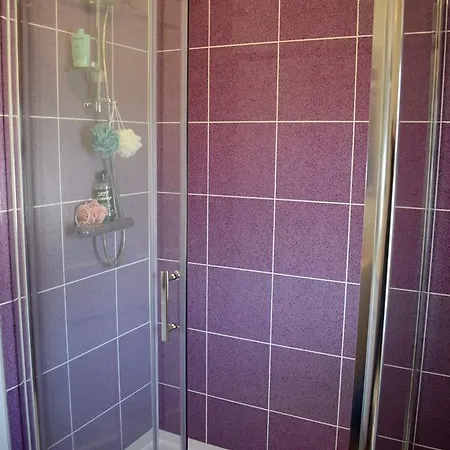 3 Bedroom Near The Botanics *