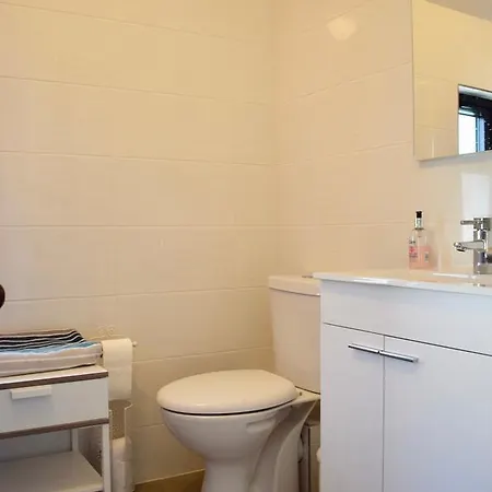 3 Bedroom Near The Botanics Дублин